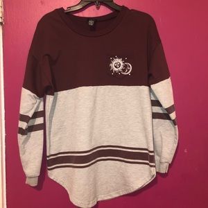 Burgundy and gray graphic sweatshirt